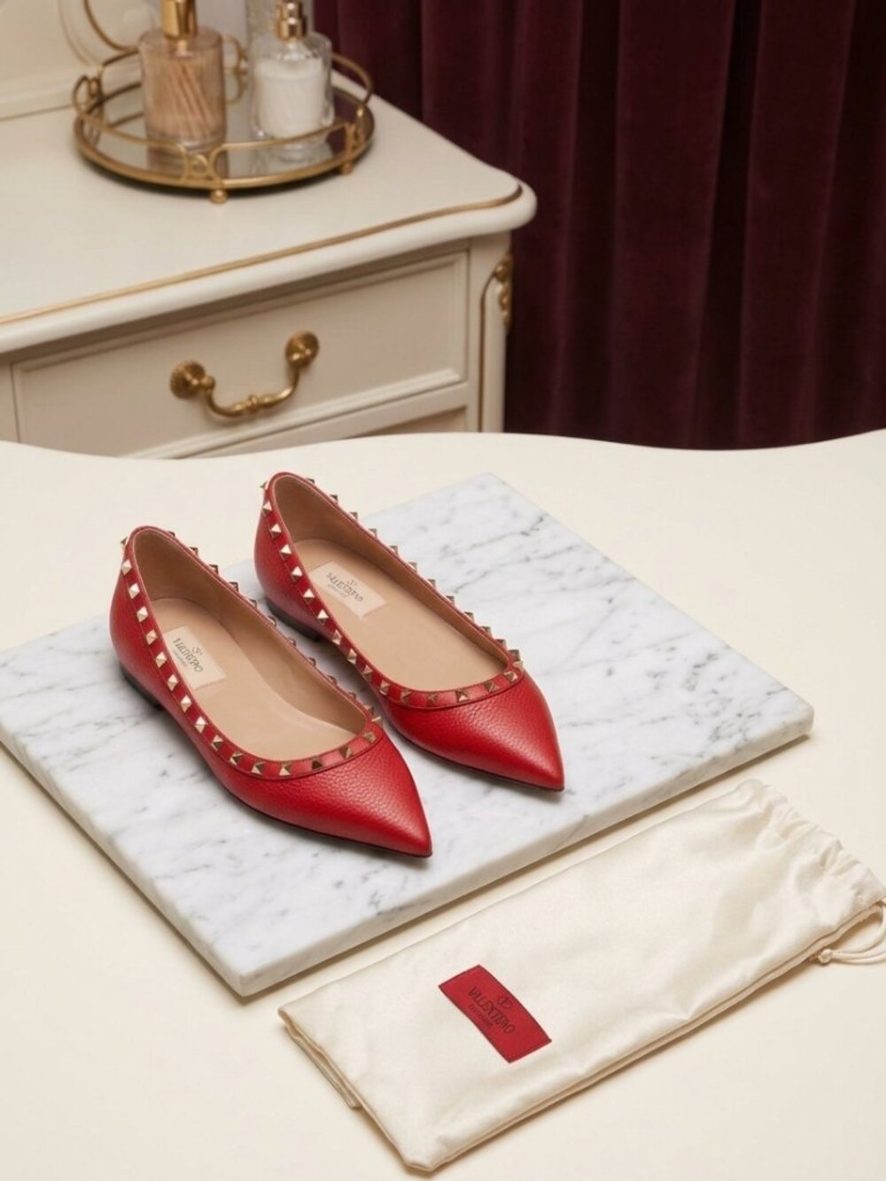 ✨️✨️Valentino Garavani Rockstud Red Grained Leather Pointed Ballerina Flats